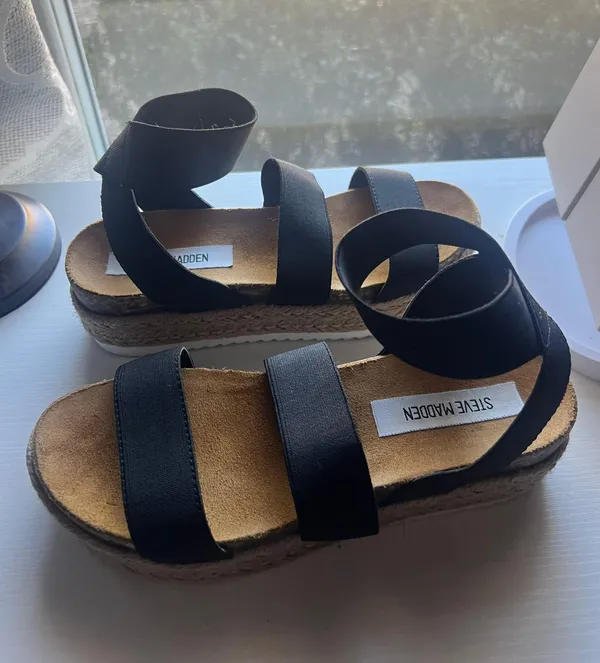 Steve Madden Kimmie Black Sandals - Image 2