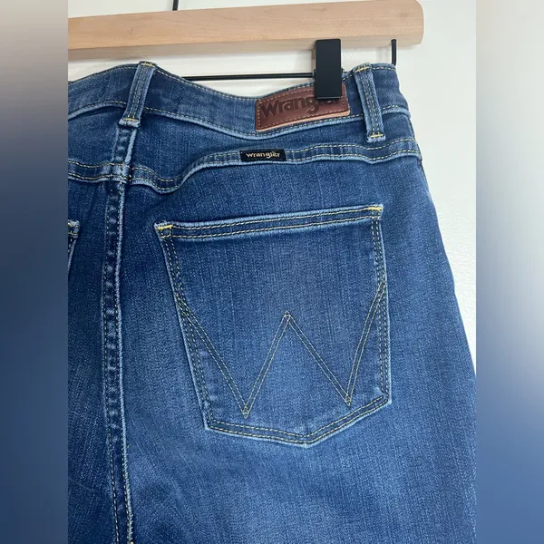 Wrangler High Rise Kick Flare Jeans Size 2 Raw Hem‎ Stretch boho western - Image 6