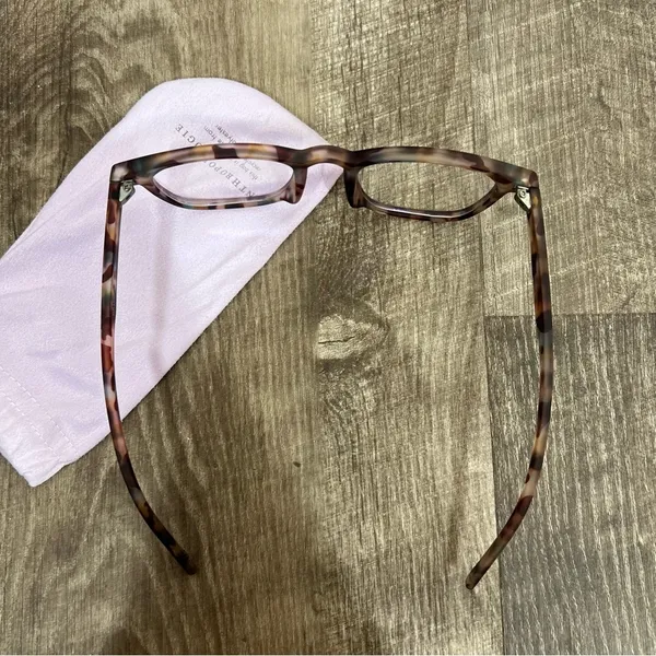 Anthropologie  Tortoise Shell Blue Light Glasses - Image 4