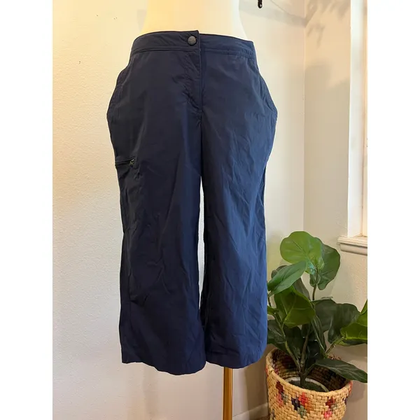 L.L. Bean Blue Low Rise Capri Cropped Wide Relaxed Fit Hiking Pants Size 8 - Image 16
