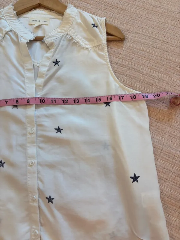 Cloth‎ & Stone Sleeveless White Star-Print Tie-Front Top size M - Image 4