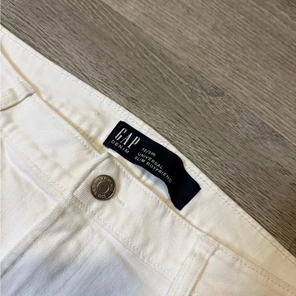 •GAP• UNIVERSAL SLIM BOYFRIEND JEANS - Image 4