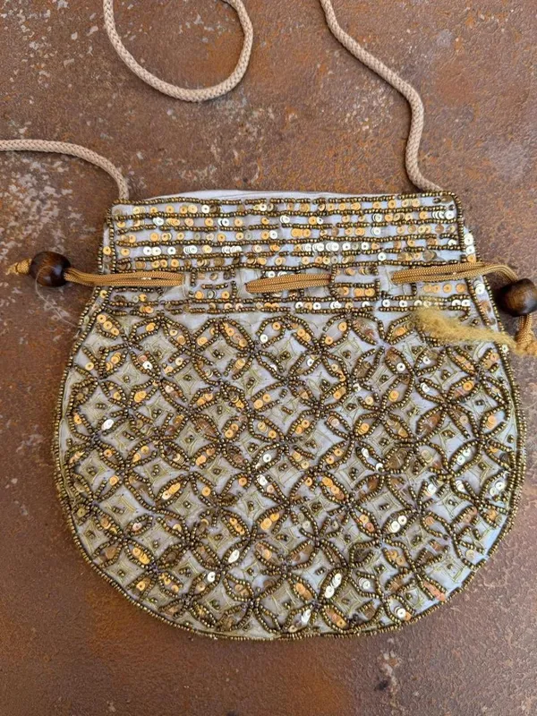 Free People Vtg classy Gold and white beaded crossbody clutch purse #boho #festival #artisan #goingout - Image 3