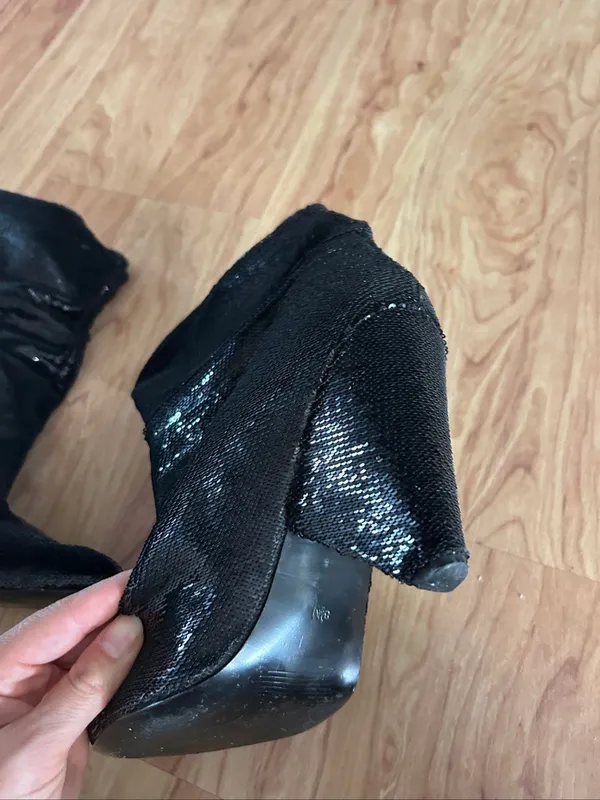 Guess black sequin booties size 8.5 - Image 3