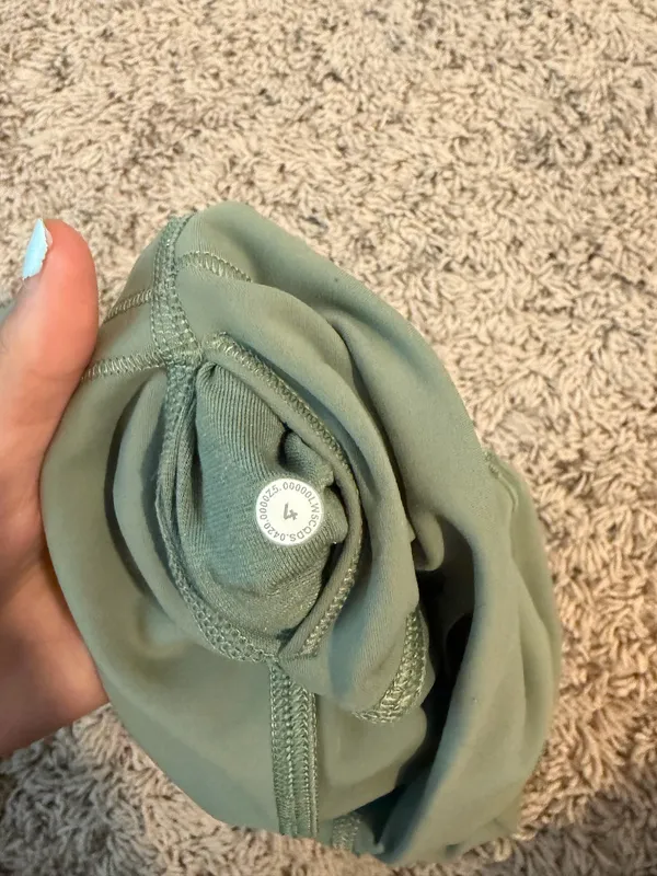 Seafoam Green Lululemon Leggings size 4 - Image 3