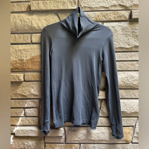 Athleta FLURRY BASE LAYER TURTLENECK Charcoal Grey Small - Image 3