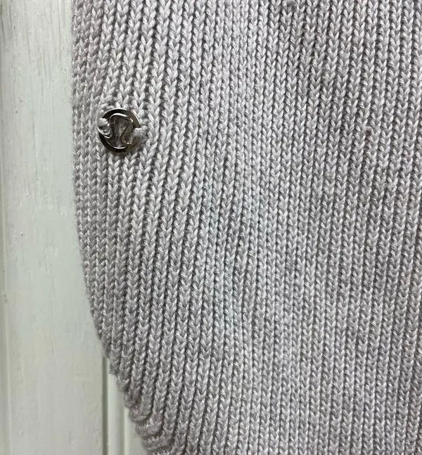 Lululemon Cabin Yogi Long Sleeve Knit Sweater Heathered Light Grey Size Small - Image 9