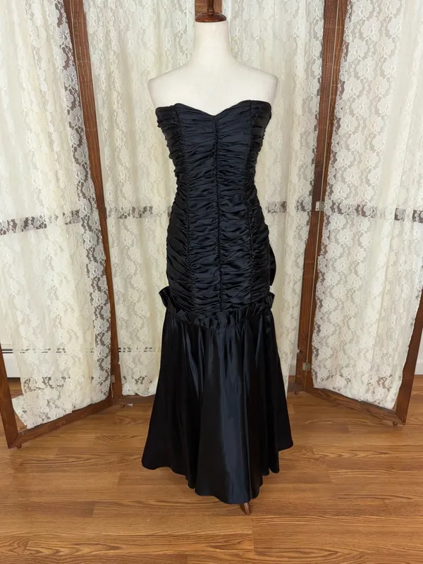 Gorgeous Vintage 90s Gunne Sax Taffeta Prom Gown - Image 3