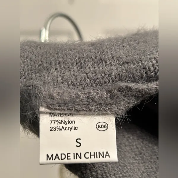Oversized Cozy Gray Women's Sweater - Image 4