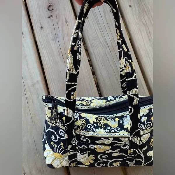 Vera Bradley purse🖤💛🤍 - Image 9
