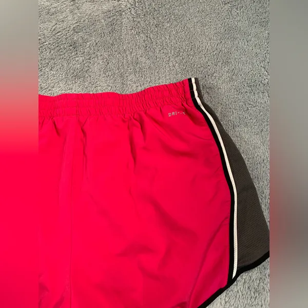 Nike dri-fit shorts pink medium - Image 10