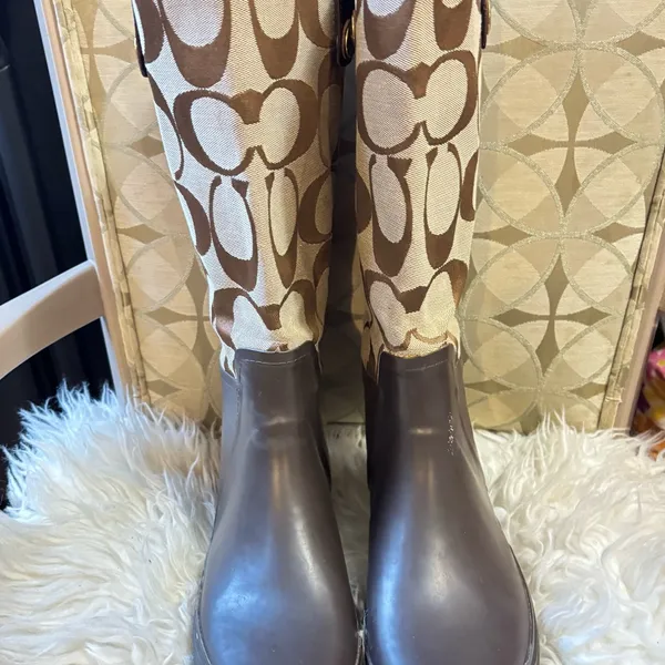 Coach Women's Brown Rain Boots - Image 2