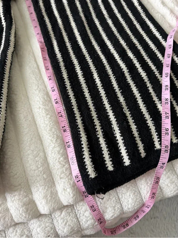 Prómesa Black & White Striped Knit Cropped Pants - Image 6