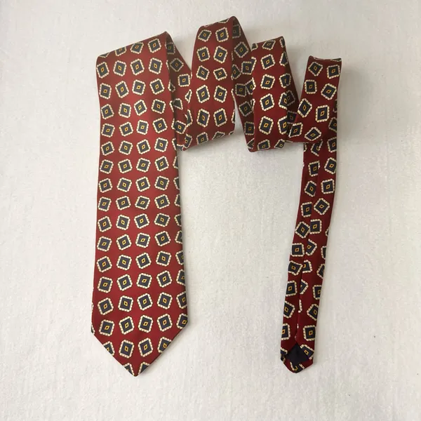 Vintage Brooks Brothers Makers England Men's Tie Silk Red Geometric Necktie - Image 7