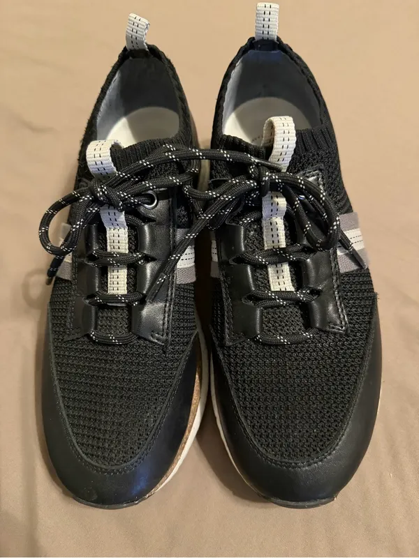 Women’s Black Knit OTBT Sneakers with Gray Accent. EUC. Barely worn. - Image 2