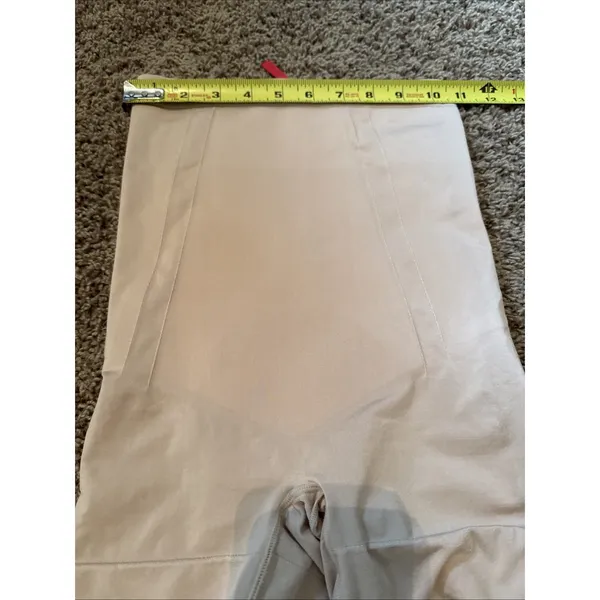 SPANX Sculpt OnCore High-Waisted Mid-Thigh Short - Soft Nude -size Medium - Image 6