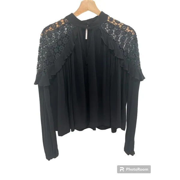 Free People Little Bit of Love Black Crochet Lace Ruffle Blouse Small - Image 4