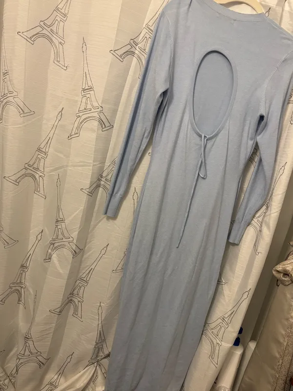 Light blue dress with opening in back - Image 2