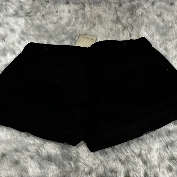 Flamingo sz L (6-8) Women's Black Shorts - Image 2