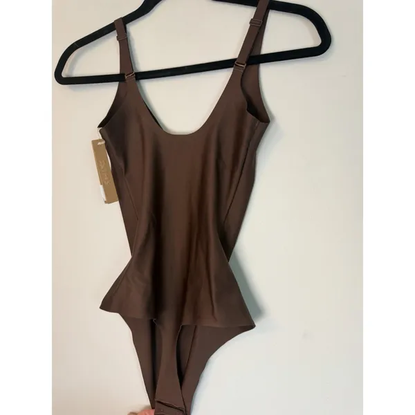 Skims Body Plunge Thong Bodysuit- Cocoa Brown - Sz M- NWT $88 - Image 9