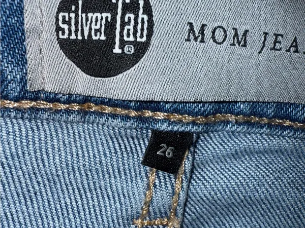 Levi’s High Waisted Mom Jeans Silvertab Size 26 - Image 8