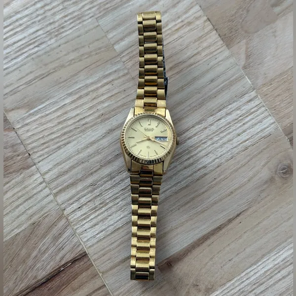 Seiko SQ Presidential Gold Plated Ladies Watch Gold Dial Hands Markers Day Date - Image 7