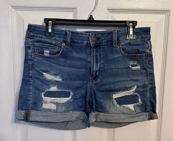 American Eagle Outfitters Distressed Shorts - Image 3