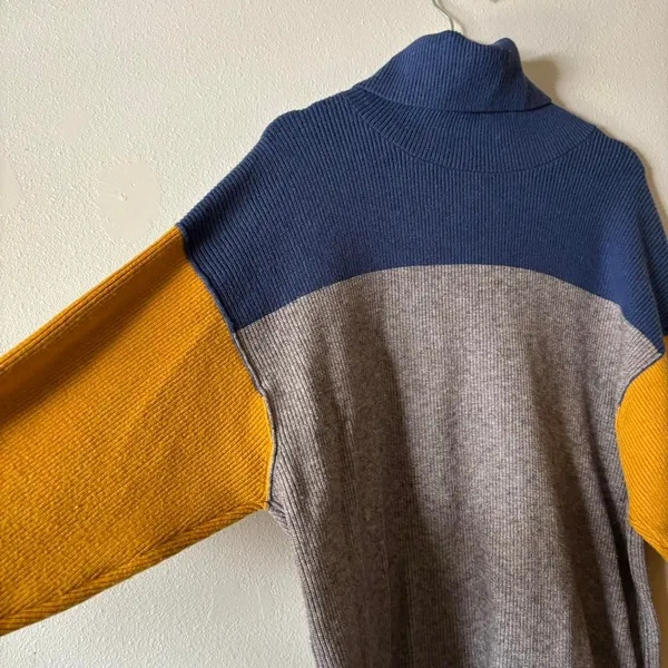 Free People Softly Structured Colorblock Oversized Turtleneck Sweater Medium - Image 3