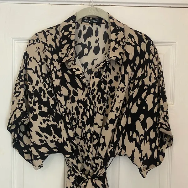 Abstract Print (NOT Animal Print) Short Sleeve Button Down Tie Dress - Image 9
