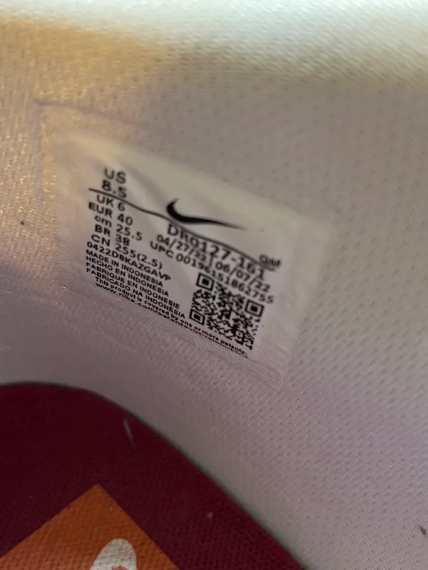 Sneakers - Image 4
