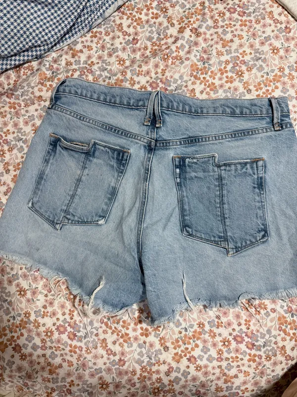 Good American High-Rise Denim Shorts - Image 2