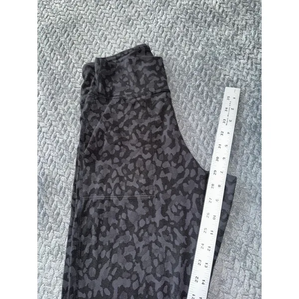 Lululemon Women's Aligh High Rise Jog Stretch‎ pants Color Black Gray Size 6 - Image 8