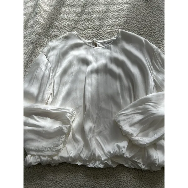 Madewell Long-Sleeve Bubble-Hem Top Winter White Lightweight Satin Lined Size 8 - Image 4