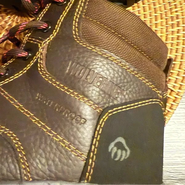 Wolverine Women's Brown‎ Leather Boots with Pink Accents composite toe size 9 - Image 9