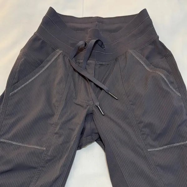 Lululemon, Gray Jogger Pants - Image 5