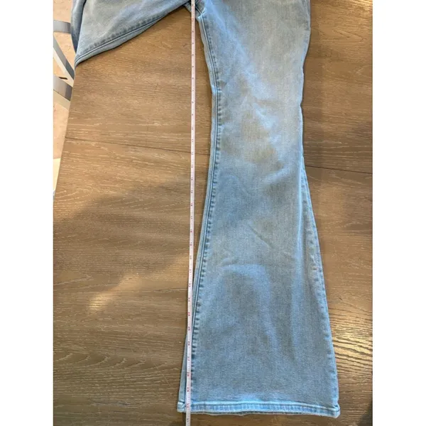 Abercrombie Ultra High Rise Flare Jeans Light Wash Size 27 Regular - Image 5