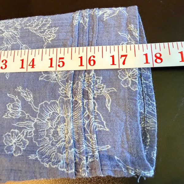 Eddie Bauer Large Grey White Floral Pintuck Cotton Button Front Top Boho - Image 8