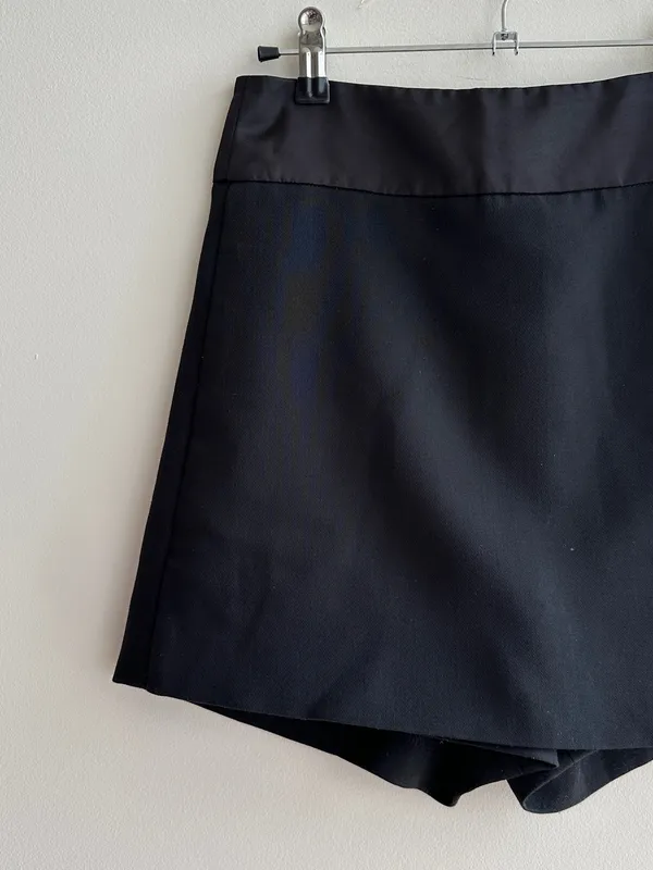 Commense High Waisted Satin Band Mini Skort, Black, Size XS - Image 4