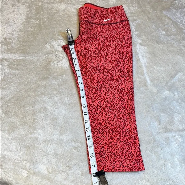 Nike Red Speckled Cropped Leggings‎ - Image 7