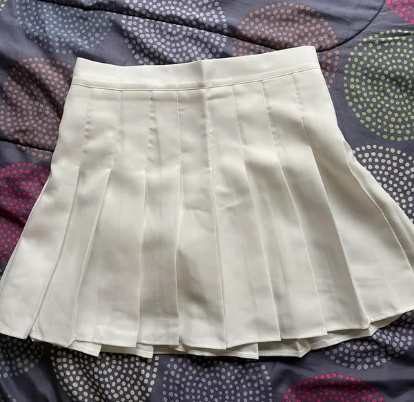 white pleated tennis skirt - Image 3