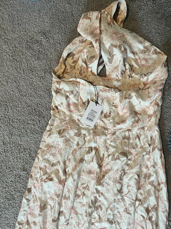 Showpo Maxi Floral Dress - Image 3