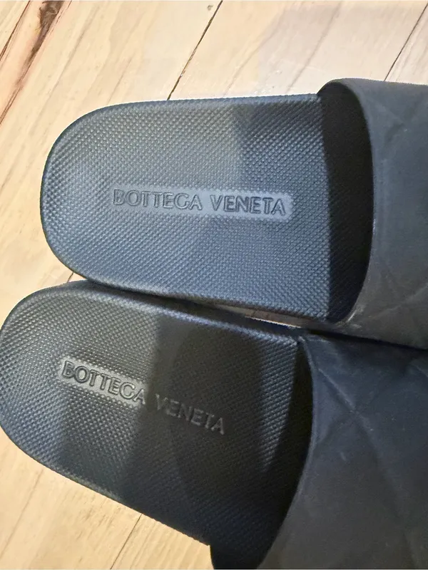 Bottega Veneta Rubber pool slides size 36/6 - Image 3