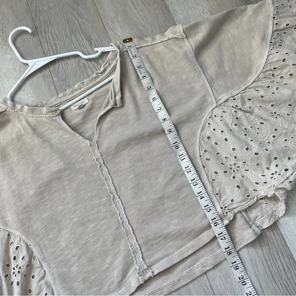 Pilcro Eyelet Sweatshirt batwing crop womens Beige (medium) boho anthropologie - Image 7