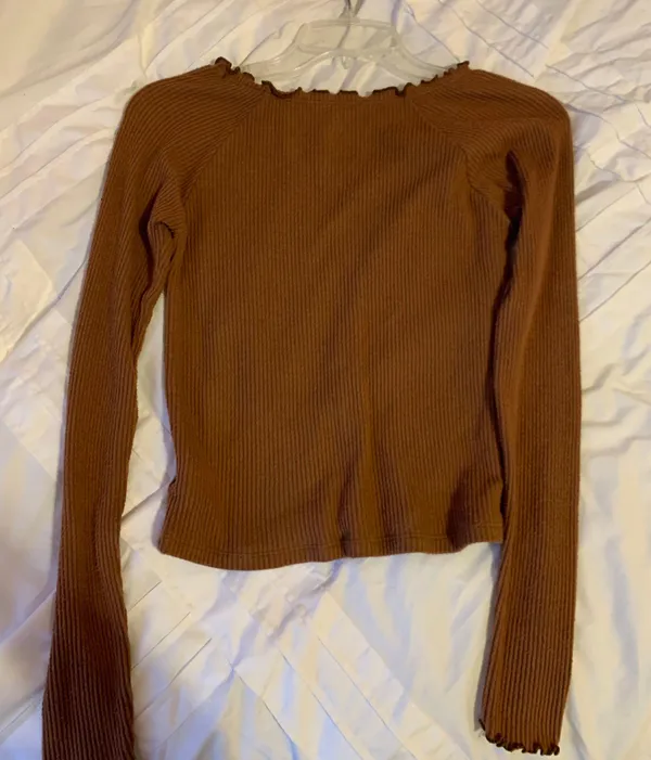 American Eagle Long-sleeve Top - Image 2
