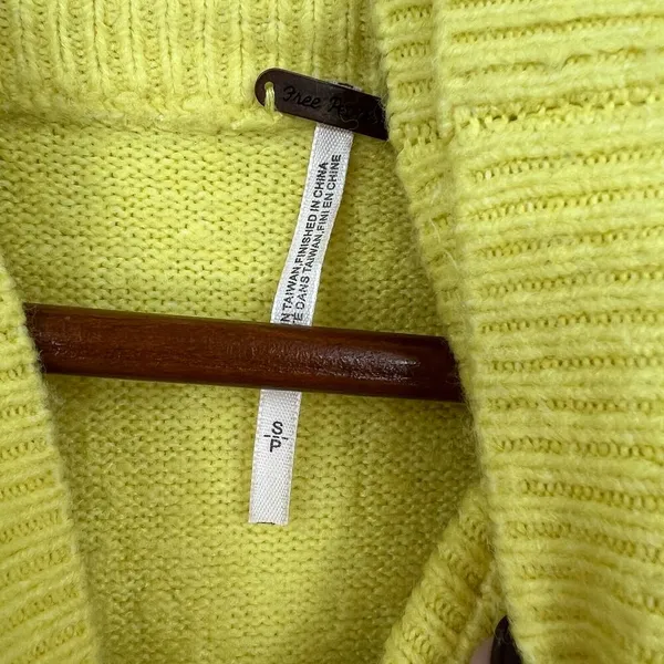 FREE PEOPLE Afterglow Lime Yellow Mock Neck oversized Sweater Top Size small - Image 8