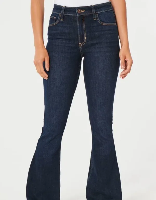 Hollister Women's Dark Blue Flared Jeans - Image 3