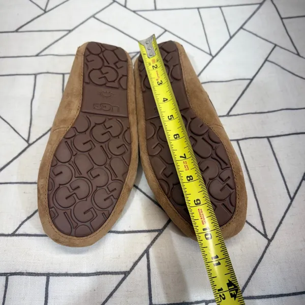 UGG‎ Dakota Moccasin Slippers 8 Chestnut Suede Sheepskin Lined 5612 - Image 9