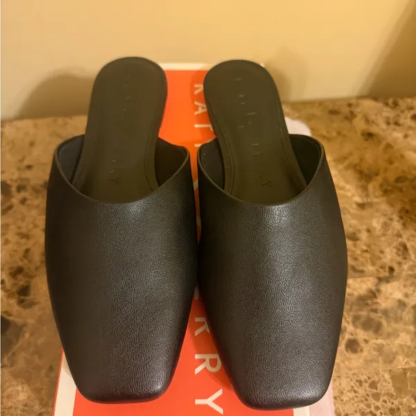 Katy Perry Collections Comfy & Casual Black Mules NWB - Image 2