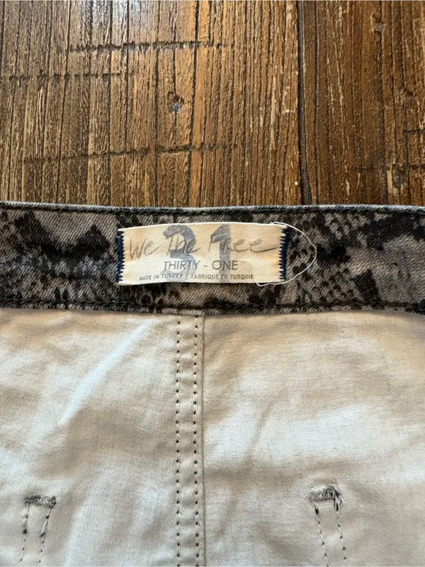 Free People Just Float On Flare Jeans Womens 31 Grey Snake Print Excellent Flare - Image 7