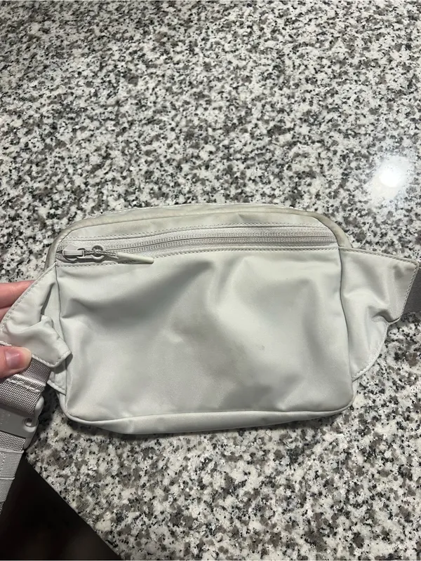 lululemon athletica Silver Crossbody Belt Bag 2L - Lightweight Everyday Carry - Image 2